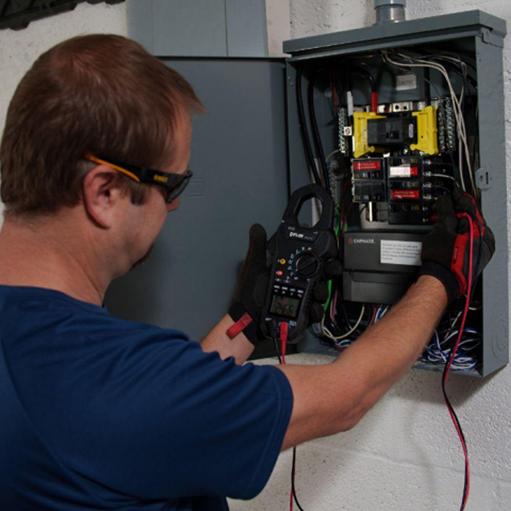 ภาพด้านบน : แสดงลักษณะ Solar Troubleshooting Kit for Photovoltaic Systems รุ่น PV-KIT-1