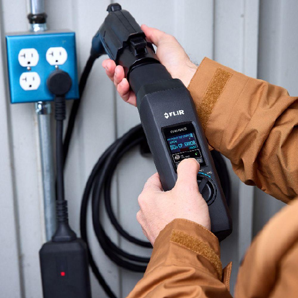 อะแดปเตอร์ทดสอบ EV Charger พร้อมหัวต่อแบบ NACS และตัวแปลง Type 1 รุ่น EV45-NACS