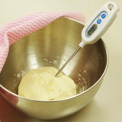 ภาพด้านบน : แสดงลักษณะเครื่องวัดอุณหภูมิดิจิตอล Digital Thermometer (IPX7) | Max.250°C รุ่น TT-508N