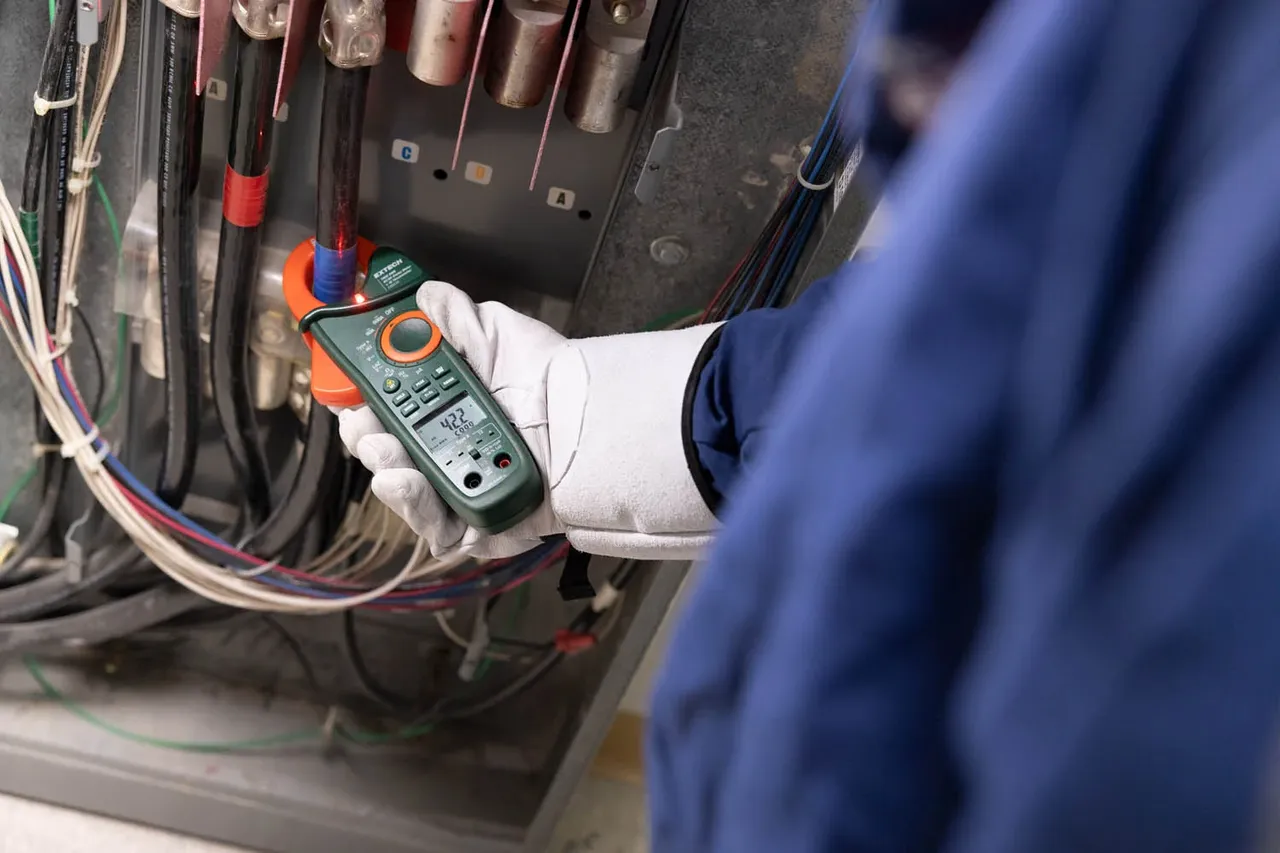 แคลมป์มิเตอร์ 600 A Dual Input Clamp Meter with IR Thermometer and NCV รุ่น EX623A